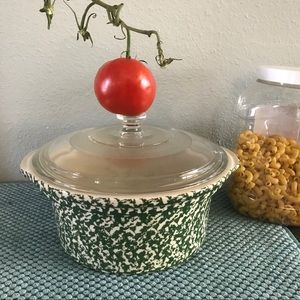 HENN  POTTERY 2 QT CASSEROLE + LID